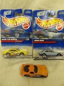 lot 1698 image: 3-Hot Wheels
