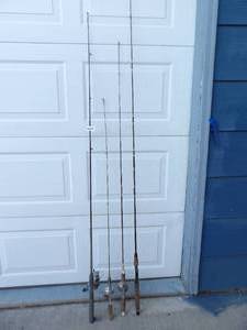 lot 1724 image: 4-Fishing Poles, 1-NO Reel