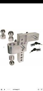 lot 6345 image: Uriah Products Adjustable Aluminum Hitch Mount with up to 8 Inch Rise and Drop