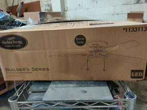 lot 55176 image: Harbor Breeze Armitage 52-in Bronze LED Flush Mount Ceiling Fan with Light (5-Bl