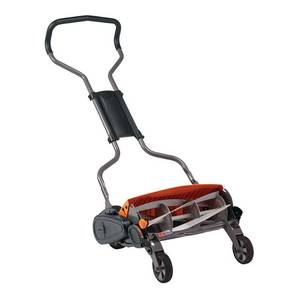 lot 55274 image: Fiskars Staysharp Max 18 Reel Mower