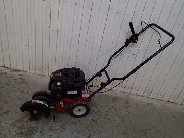 lot 6583 image: Craftsman Lawn EdgerTrencher