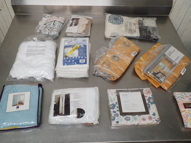 lot 6588 image: Large Lot of Home Furnituring Goods