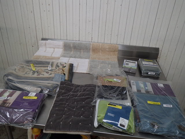lot 6589 image: Large Lot of Home Furnituring Goods