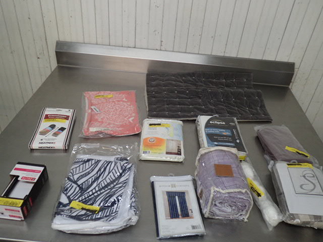 lot 6590 image: Large Lot of Home Furnituring Goods