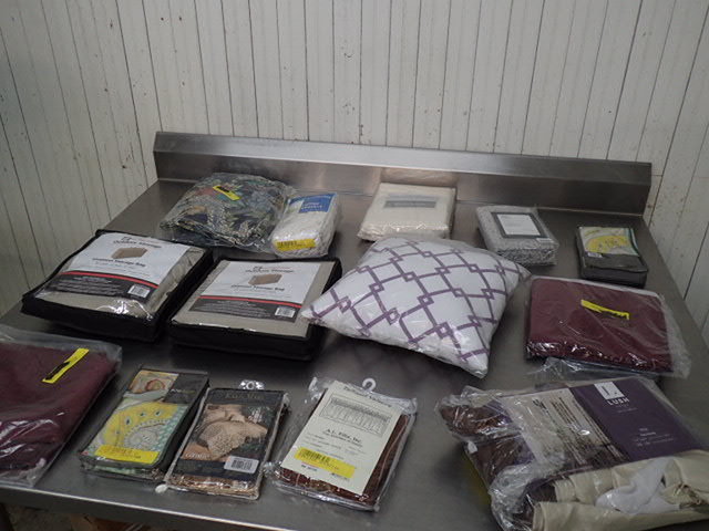 lot 6592 image: Large Lot of Home Furnituring Goods