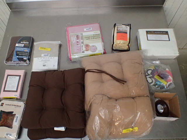 lot 6595 image: Large Lot of Home Furnituring Goods