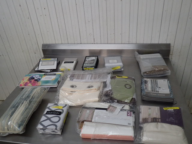lot 6598 image: Large Lot of Home Furnituring Goods
