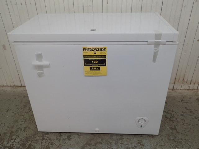 lot 6609 image: Kenmore Chest Freezer