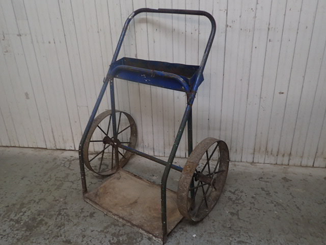 lot 6612 image: Welding Cylinder Truck