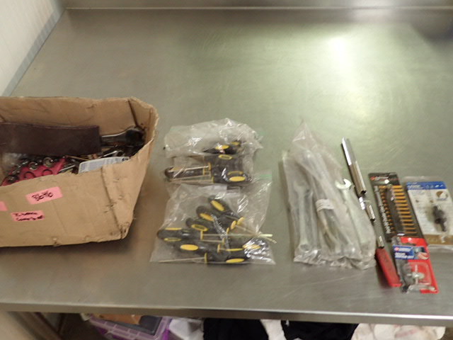 lot 8148 image: Lot of Misc Tools