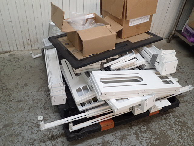 lot 8150 image: Large Lot of Metal Shelving Components