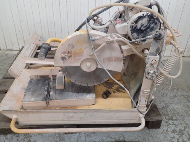 lot 8151 image: Stow 14 Electric Masonry Saw with Stand