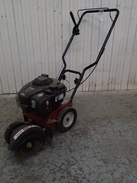 lot 8185 image: Craftsman 140cc Gas Edger