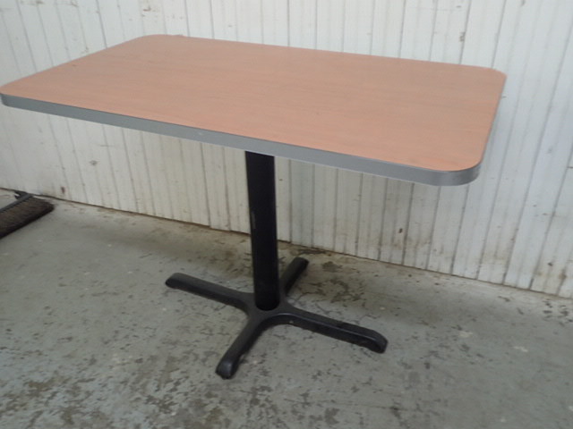 lot 8186 image: 42in x 24in Table and Base