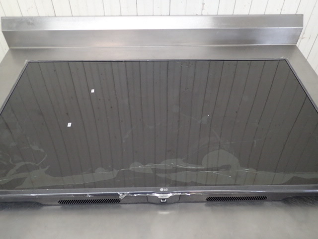 lot 8213 image: LG Flat Screen 55in LED TV (BROKEN SCREEN)