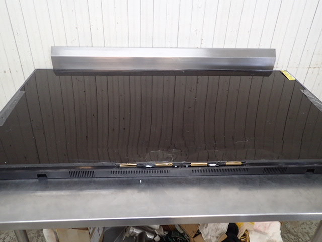 lot 8222 image: Samsung Flat Screen 75in LED TV (BROKEN SCREEN)