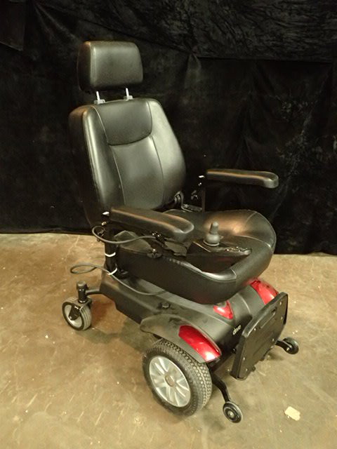 lot 8226 image: Titan Drive Electric Scooter