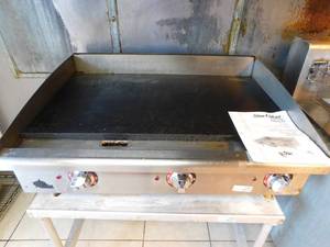 lot 7085 image: Star Max 36 Electric Griddle