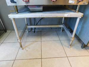 lot 7086 image: Aluminum Equipment Stand