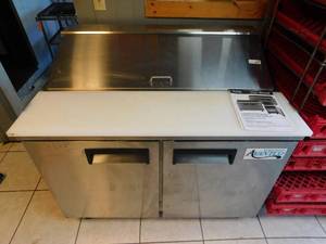 lot 7096 image: Avantco 48 Refrigerated Prep Table