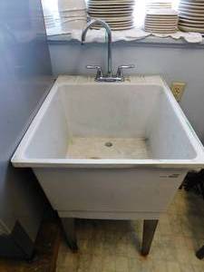 lot 7099 image: Plastic Sink wFaucet