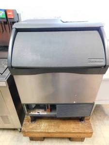 lot 7100 image: Scotsman Under Counter Ice Machine
