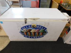 lot 7103 image: Chest Freezer