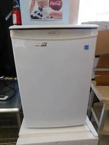 lot 7108 image: Danby Mini Fridge