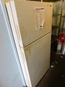 lot 7125 image: Hotpoint Residential FridgeFreezer Combo