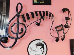 lot 7142 image: Metal Music Decor