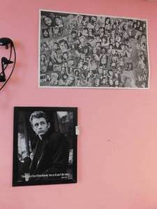 lot 7144 image: Wall Decor