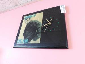 lot 7145 image: James Dean Clock