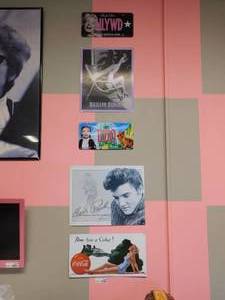 lot 7154 image: Misc. Wall Decor