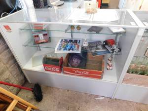 lot 7171 image: Glass Display Cabinet