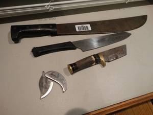 lot 1254 image: Lot of various knives