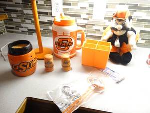 lot 1265 image: Lot of OSU Collectables