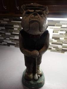 lot 1267 image: Golfing bulldog statue