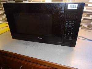 lot 1271 image: Whirlpool microwave