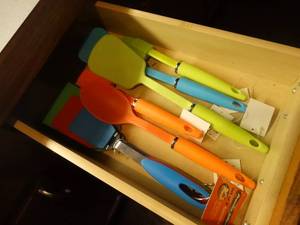 lot 1275 image: Nice set of kitchen utensils