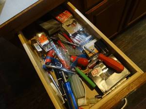 lot 1290 image: Junk drawer