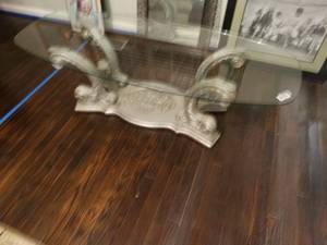 lot 1302 image: Glass top coffee table