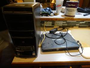 lot 1305 image: Gateway computer tower & Toshiba laptop