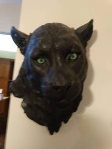 lot 1312 image: Awesome faux black panther shoulder mount
