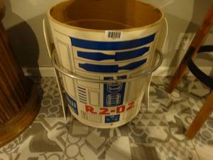 lot 1319 image: Old vintage starwars R2D2 toy box- no lid (