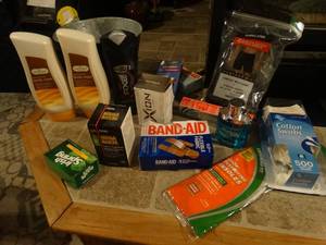 lot 1335 image: Lot of bathroom items