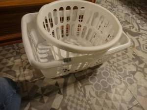 lot 1337 image: 2 laundry baskets