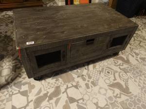 lot 1343 image: Wood coffee table w drawers & doors for storage