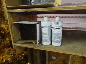 lot 1372 image: 2 bottles of grill cleaner & box of scour pads