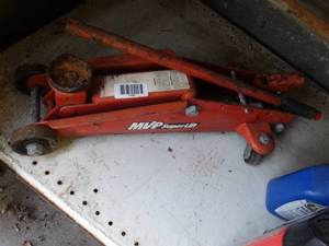 lot 1396 image: MVP car jack